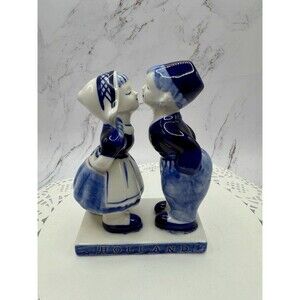 Delft Blue 5" Figurine Boy & Girl Kissing Made In Holland Hand Painted 755